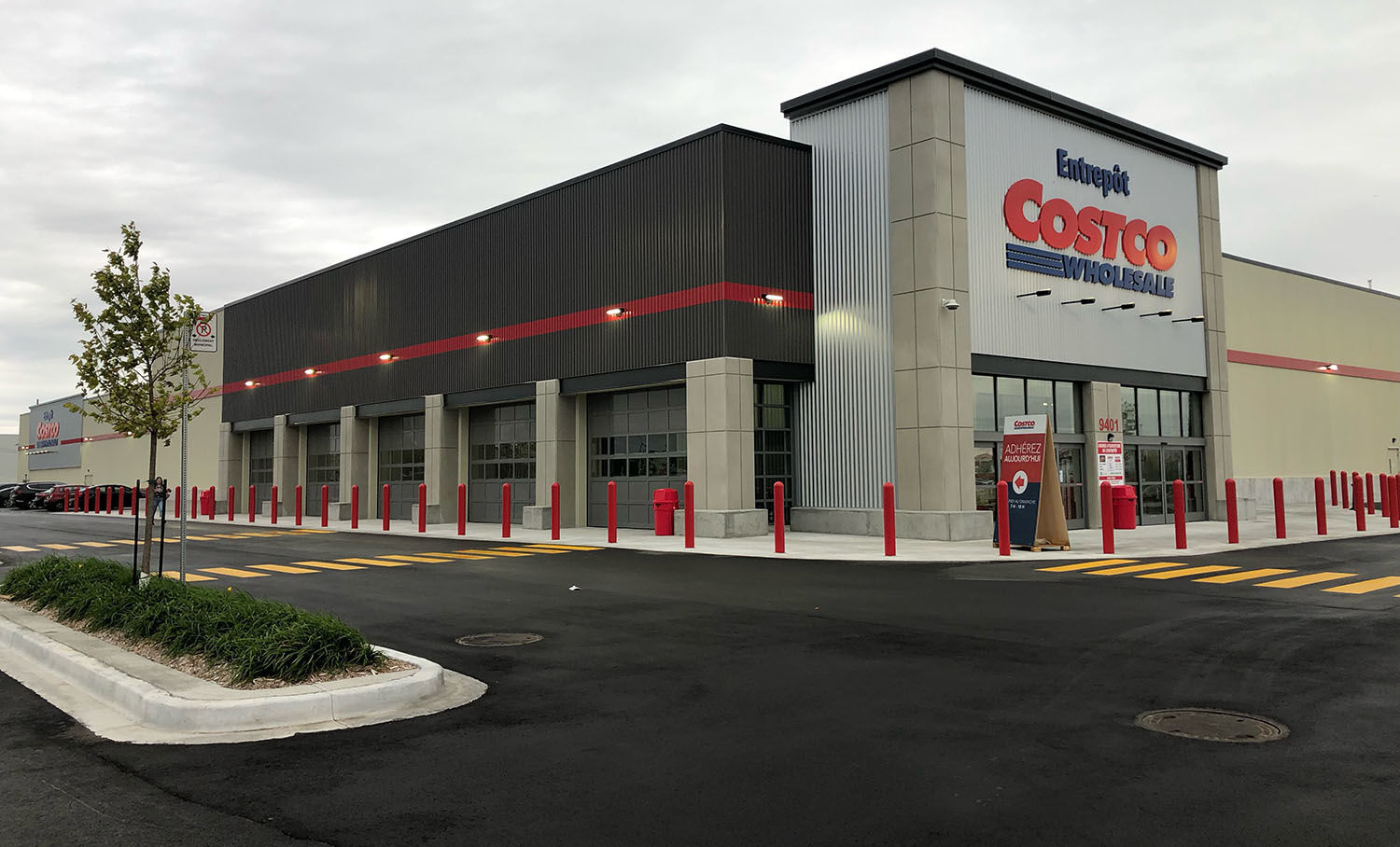 Costco Wholesale opens new warehouse club in Anjou